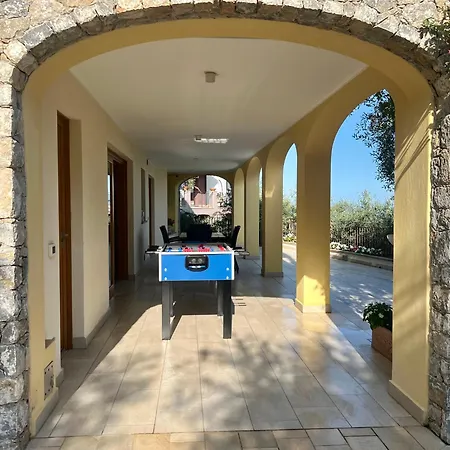 Laura * بيترا ليغوري