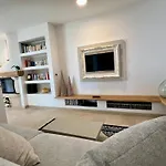 Laura *