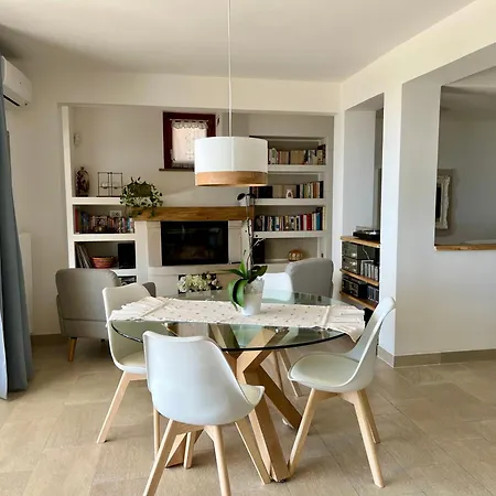Laura Apartment